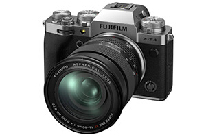 FUJIFILM ミラーレス一眼カメラ X-T4レンズキット シルバー X-T4LK-1680-S