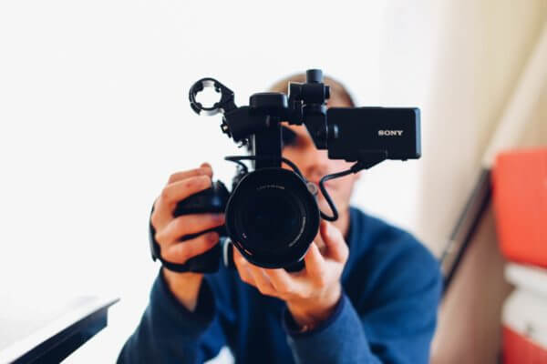 【2020年】SONYのビデオカメラおすすめ5選｜選び方も紹介します！