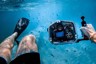 防水ビデオカメラとアクションカメラを比較