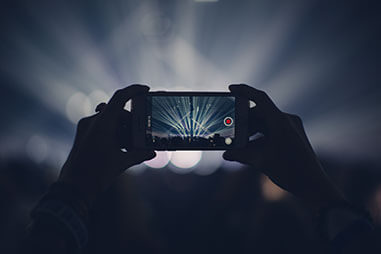 Iphoneのシャッタースピードを調整して差をつけろ 花火や夜景を幻想的に撮る方法 Videolab